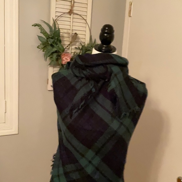 Black Watch Tartan square in wool - Picture 2 of 3